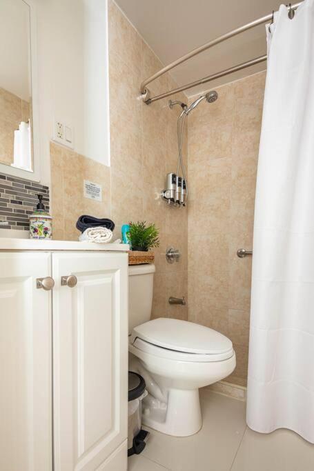 Sleeps 3, Cozy, Boho Style, In The Heart Of Miami -Free Parking Apartment Exterior photo