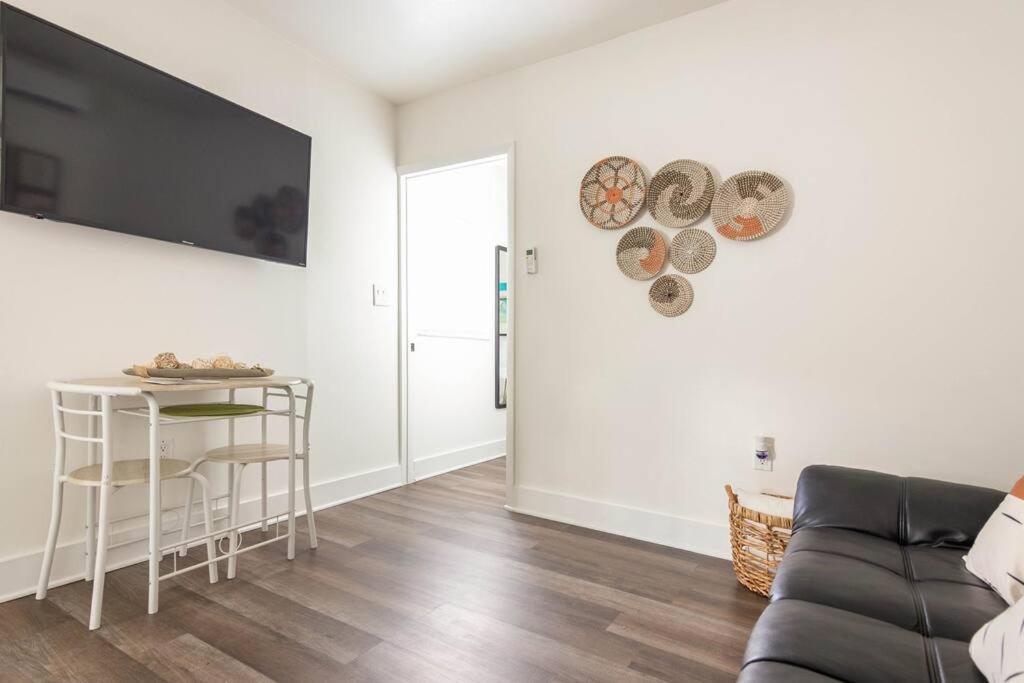 Sleeps 3, Cozy, Boho Style, In The Heart Of Miami -Free Parking Apartment Exterior photo